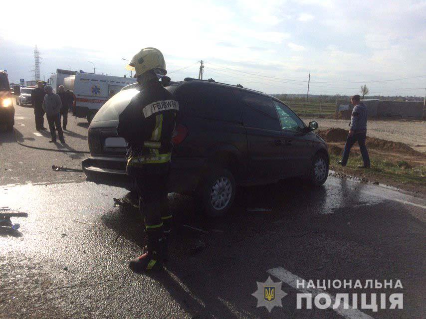 На автодорозі “Київ-Чоп“ сталася ДТП з постраждалими 