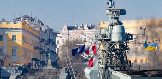 В Одессу прибыли два фрегата НАТО: опубликованы фото - today.ua