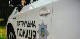 В Ровно 12-летняя девочка с неприличными жестами пробежалась по авто полиции  - today.ua