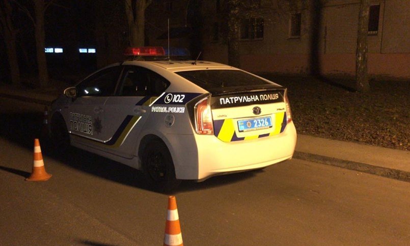 В поліцейському автомобілі помер чоловік