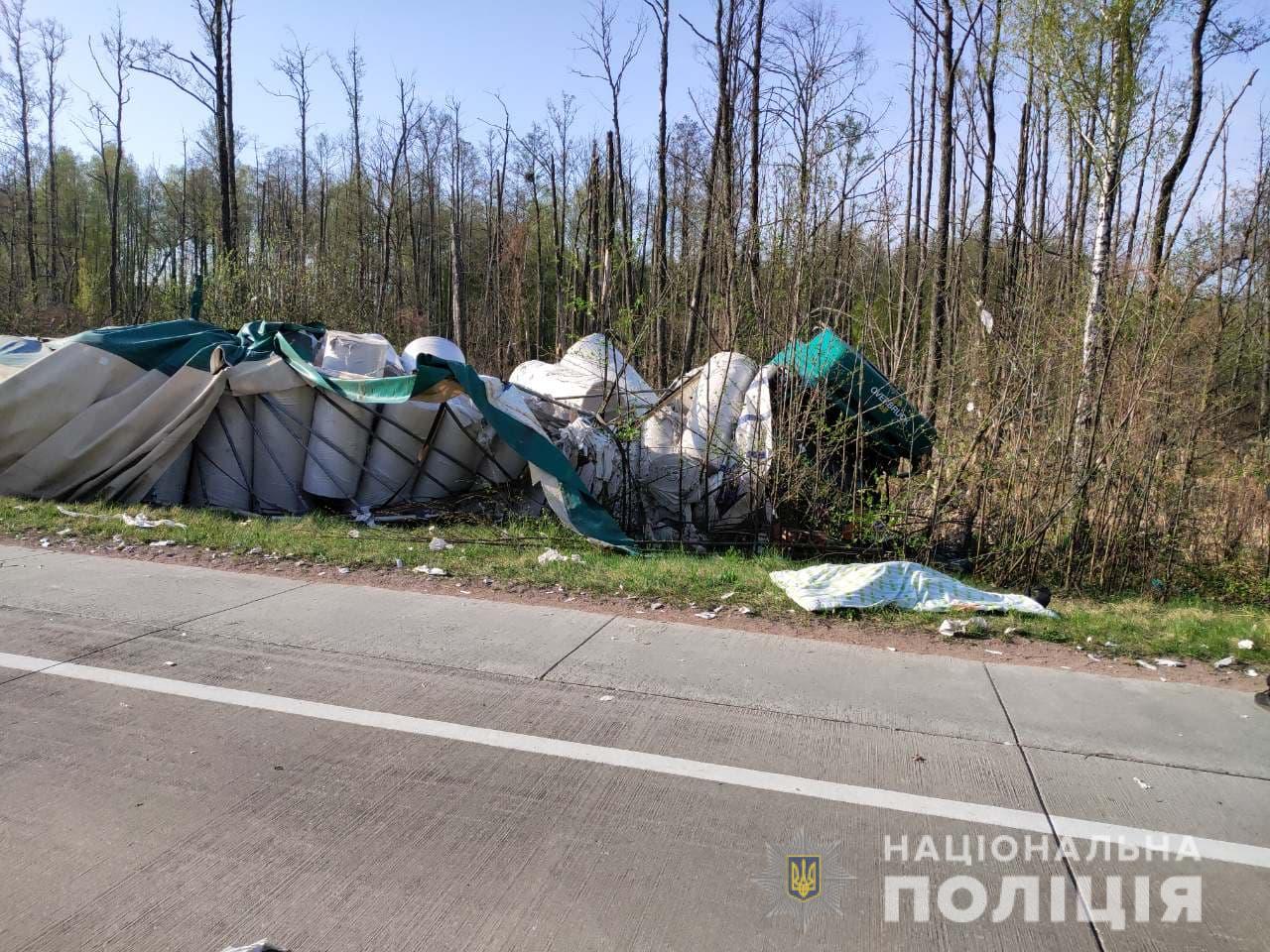 На Житомирщині сталася ДТП з двома вантажівками: є загиблий