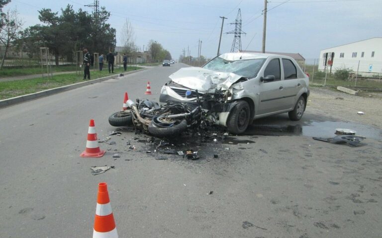Несовершеннолетний мотоциклист на Закарпатье врезался в автомобиль пенсионера - today.ua