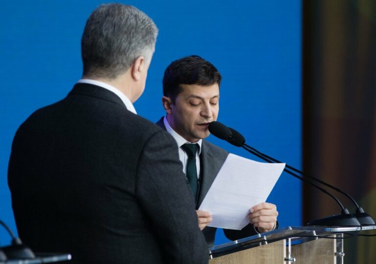 Порошенко раскритиковал планы Зеленского предоставлять россиянам украинское гражданство - today.ua