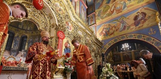 Пасхальне богослужіння в ПЦУ прочитали 8 мовами - today.ua