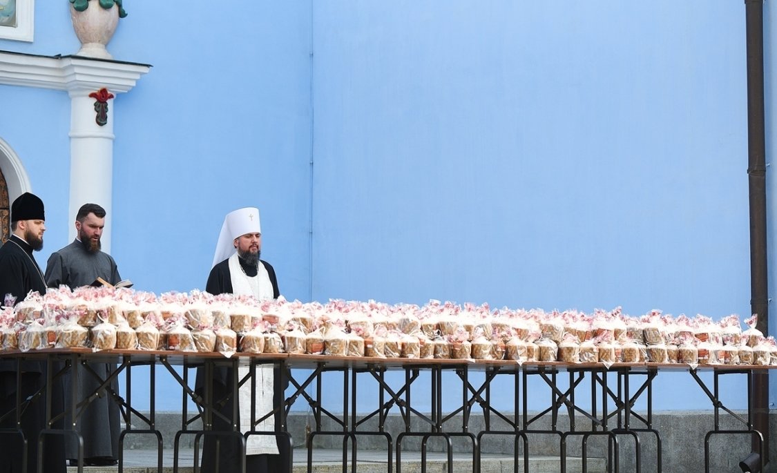 Епифаний передал на Донбасс тысячу пасок для бойцов ВСУ - today.ua