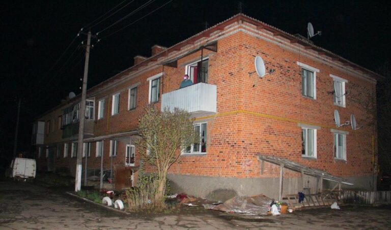 На Житомирщине неадекватный мужчина угрожал взорвать жилой дом - today.ua