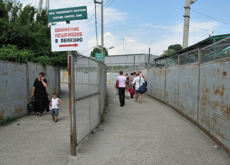 Украинка собиралась продать на оккупированной территории десять собственных детей - today.ua