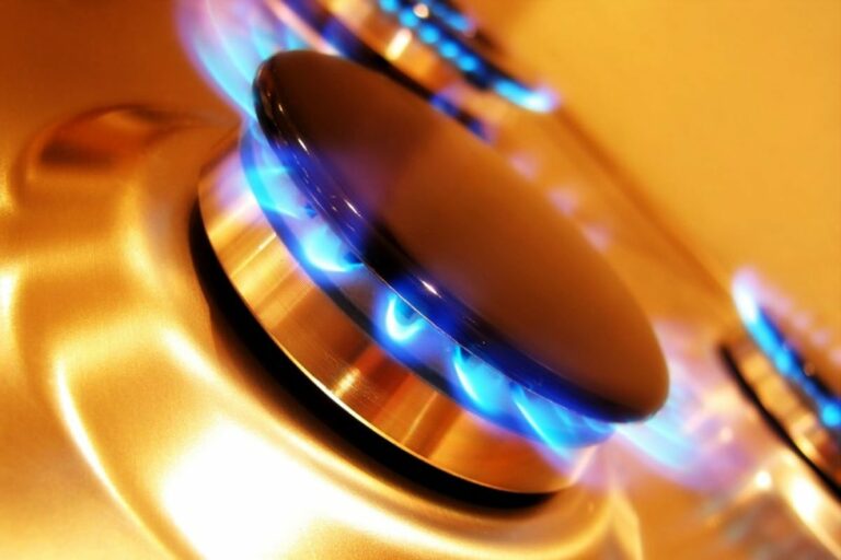 У “Нафтогазі“ пояснили, чому українці не можуть змінити постачальника газу - today.ua