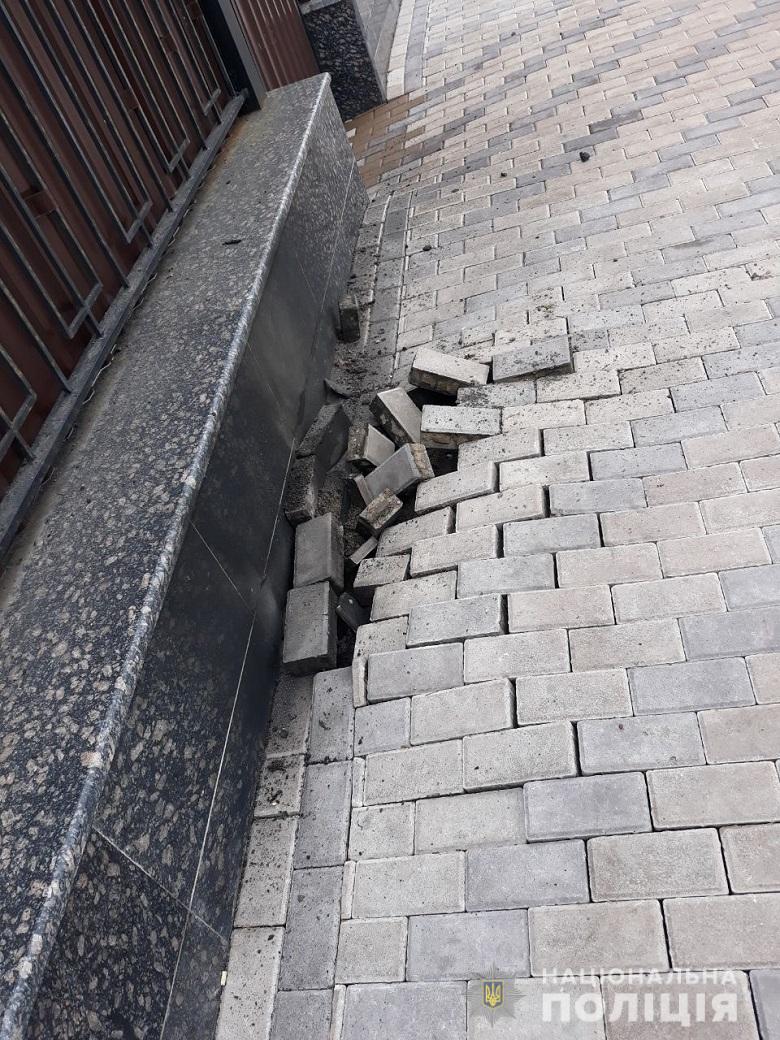Возле российского посольства в Киеве произошел взрыв: стали известны подробности
