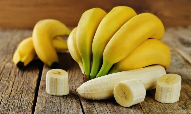 Бананы и стол 5