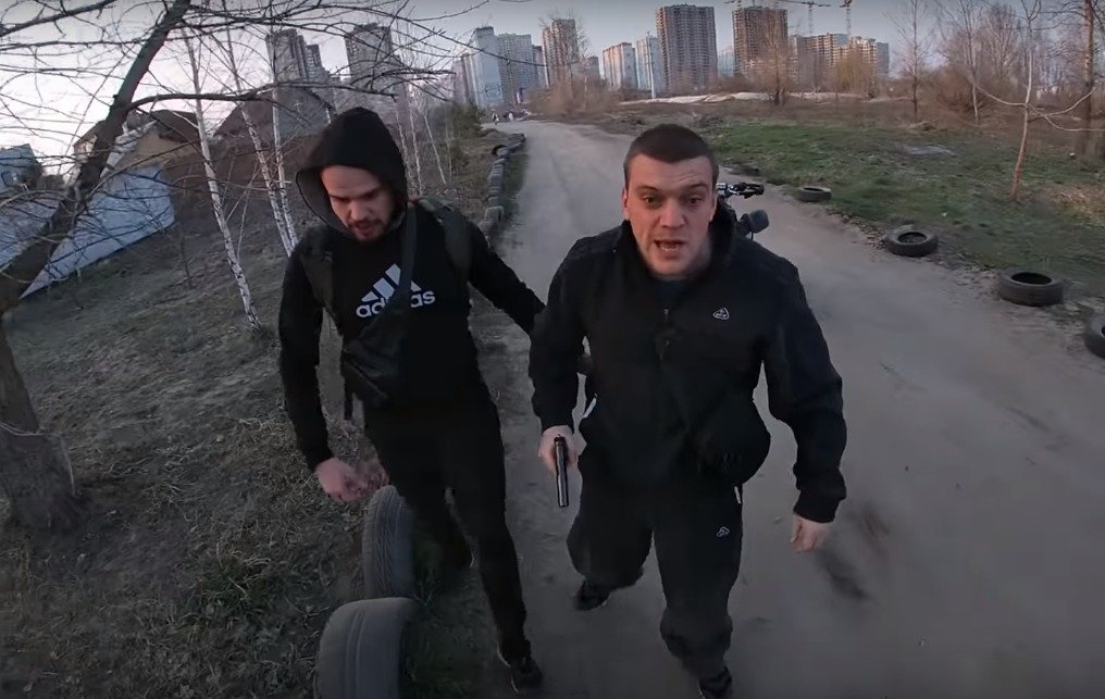 У Києві поліцейський пістолетом погрожував водію квадроцикла: опубліковано відео