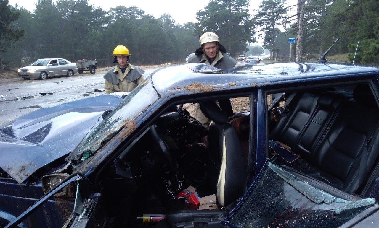 На Херсонщине произошло смертельное ДТП: один человек погиб, четверо в больнице