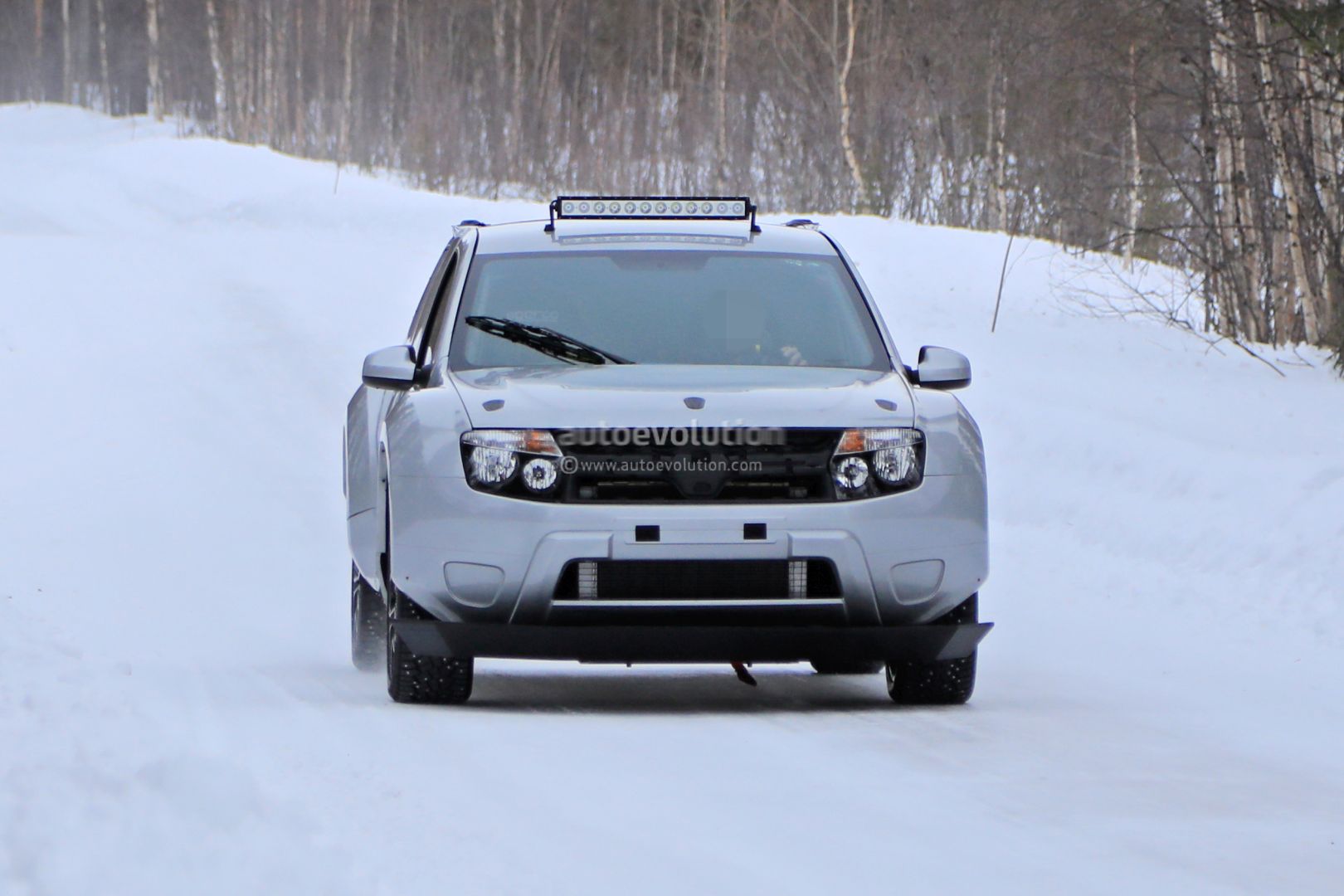 У мережі показали невідомий електромобіль Renault Duster