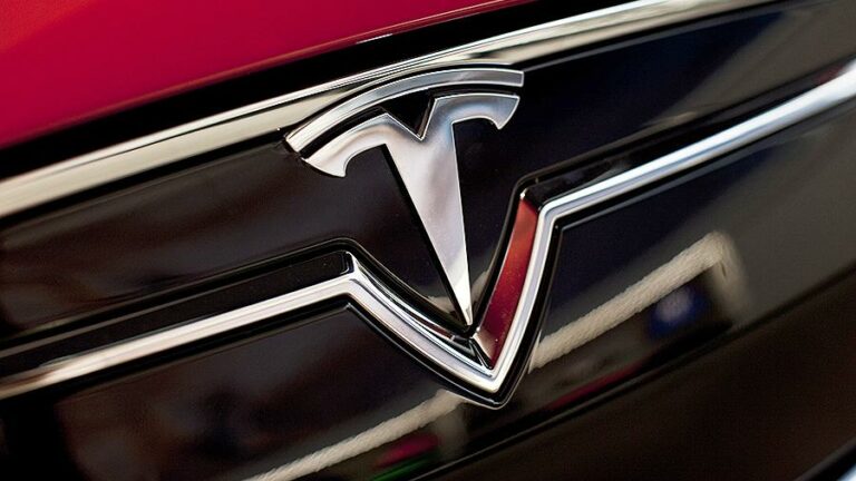 Илон Маск раскрыл секрет логотипа Tesla - today.ua