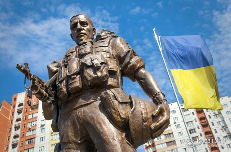Добровольцы-киевляне впервые получат по 5 тысяч гривен помощи - today.ua