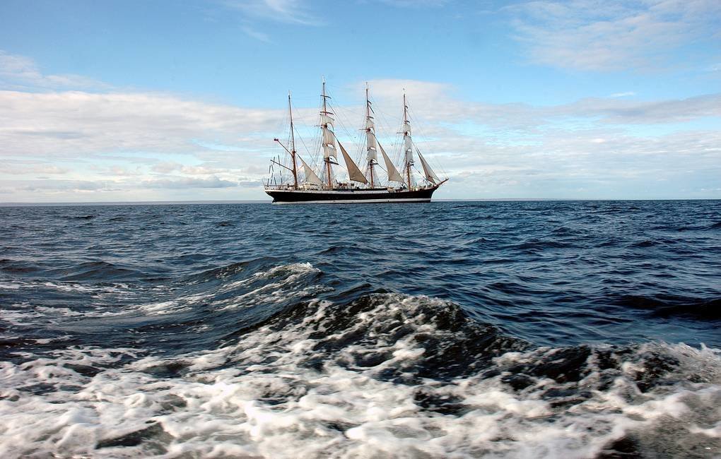 Европа не пустила российский корабль с курсантами из Крыма на борту