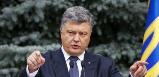 “Хоче запобігти тиску з боку влади“: Порошенко прокоментував звільнення своєї дружини з посади глави УКФ - today.ua