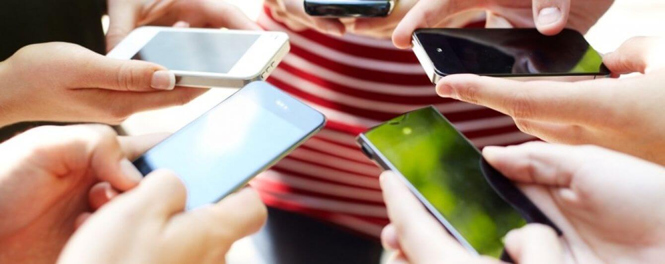 ПриватБанк рассказал, сколько украинцев расплачиваются с помощью смартфона