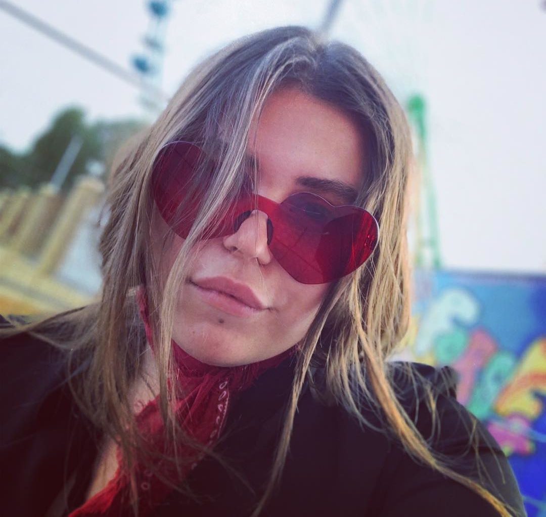 Солистка группы KAZKA неожиданно сменила имидж