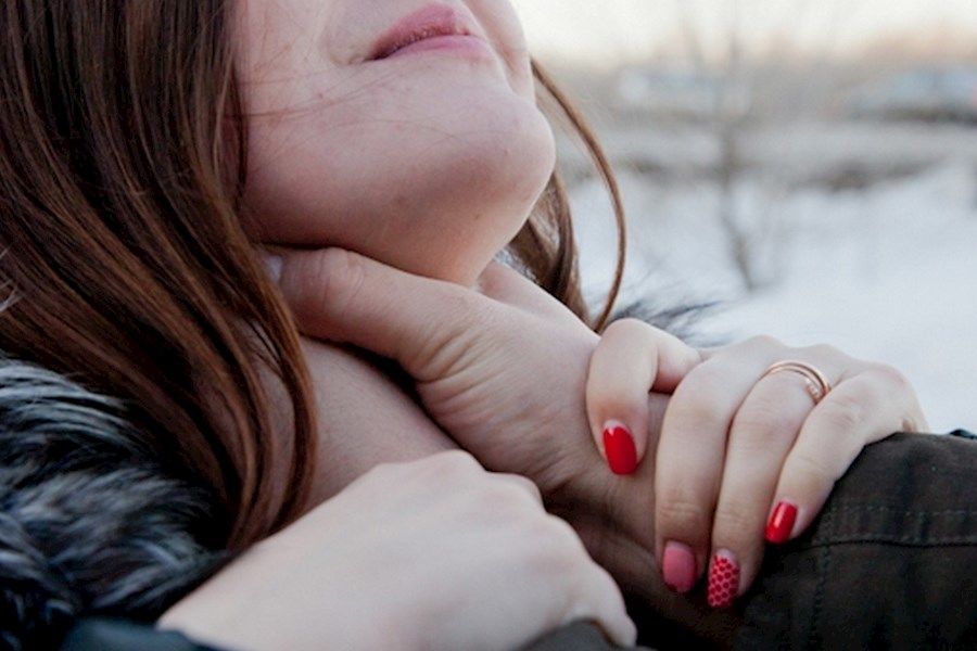 У Хмельницькому школярки жорстоко побили 8-класницю