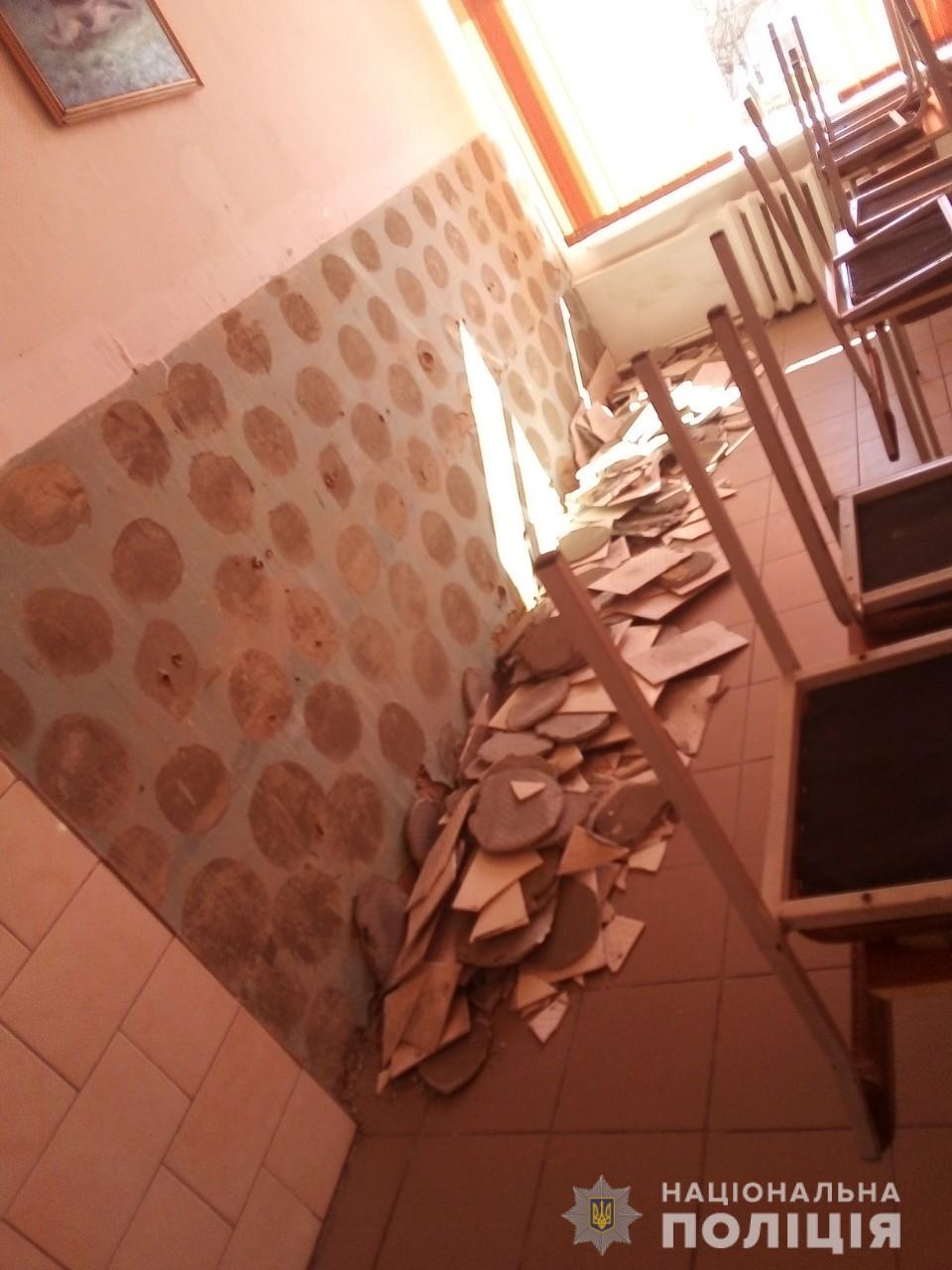 На Київщині плитка, що відвалилася від стіни у школі, травмувала дитину