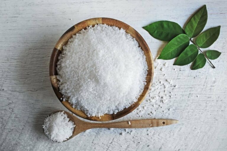 Дефіцитна сіль з'явилася у магазинах та на ринках: де товар коштує дешевше  - today.ua