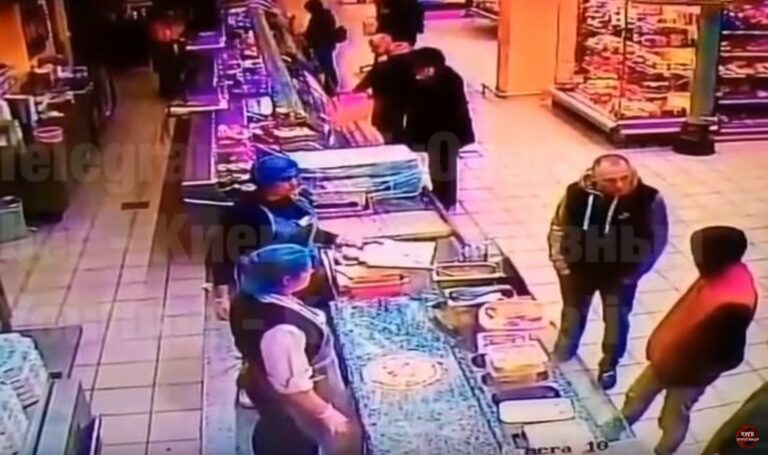 В Киеве разыскивают мужчину, который с одного удара убил парня в супермаркете - today.ua