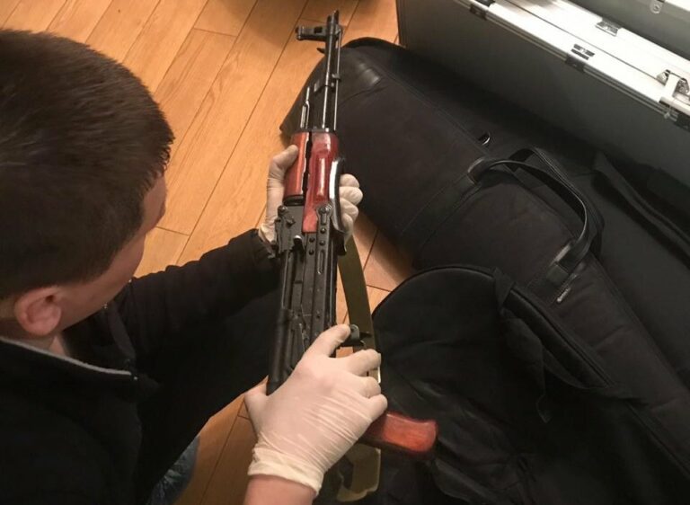 У посадовця-хабарника на Київщині знайшли арсенал зброї   - today.ua