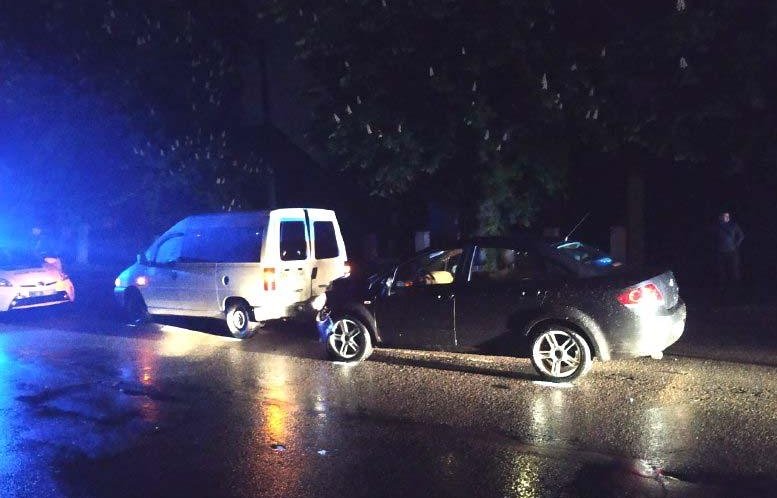 Нетрезвый водитель в Ровно "взял на таран" авто с американцами