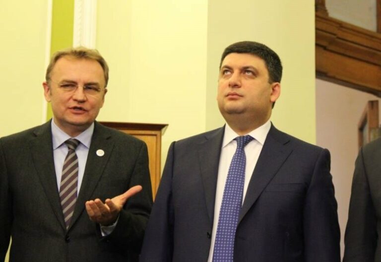 Гройсман та Садовий збираються очолити уряд за президенства Зеленського - today.ua