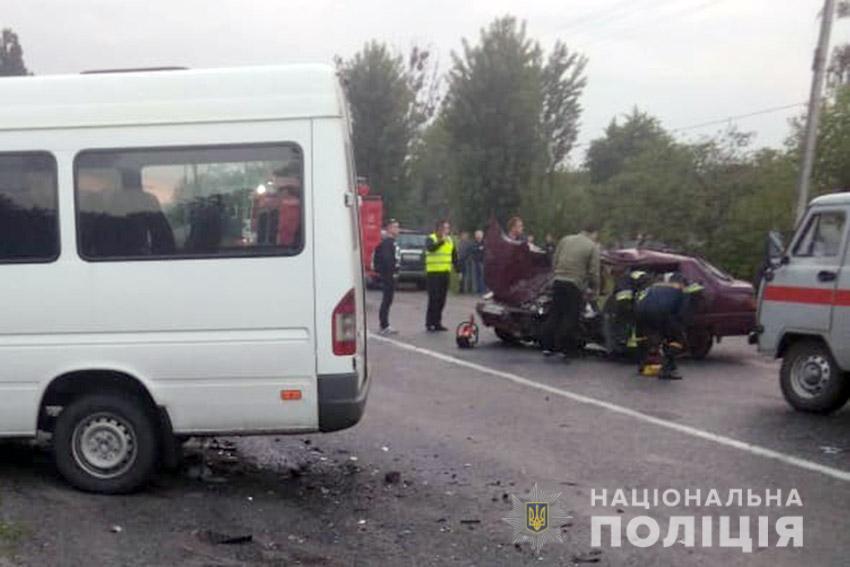 “ЗАЗ“ столкнулся с рейсовым автобусом: один человек погиб и трое травмированы 