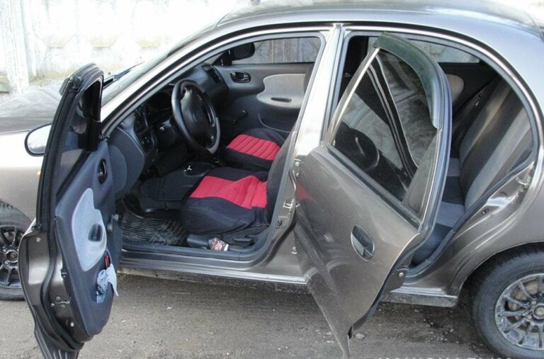 В Полтаве двое иностранцев-“гастролеров“ с ножом напали на таксиста - today.ua