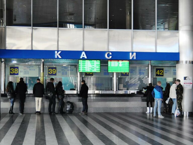 Під час травневих свят Укрзалізниця перевезла 1,5 млн пасажирів - today.ua