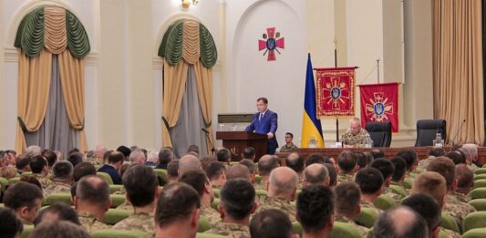 Полторак поставил задачи новому Главнокомандующему ВСУ - today.ua