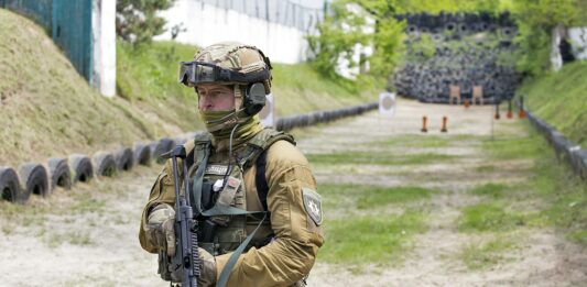 Национальная полиция получила на вооружение пулеметы - today.ua