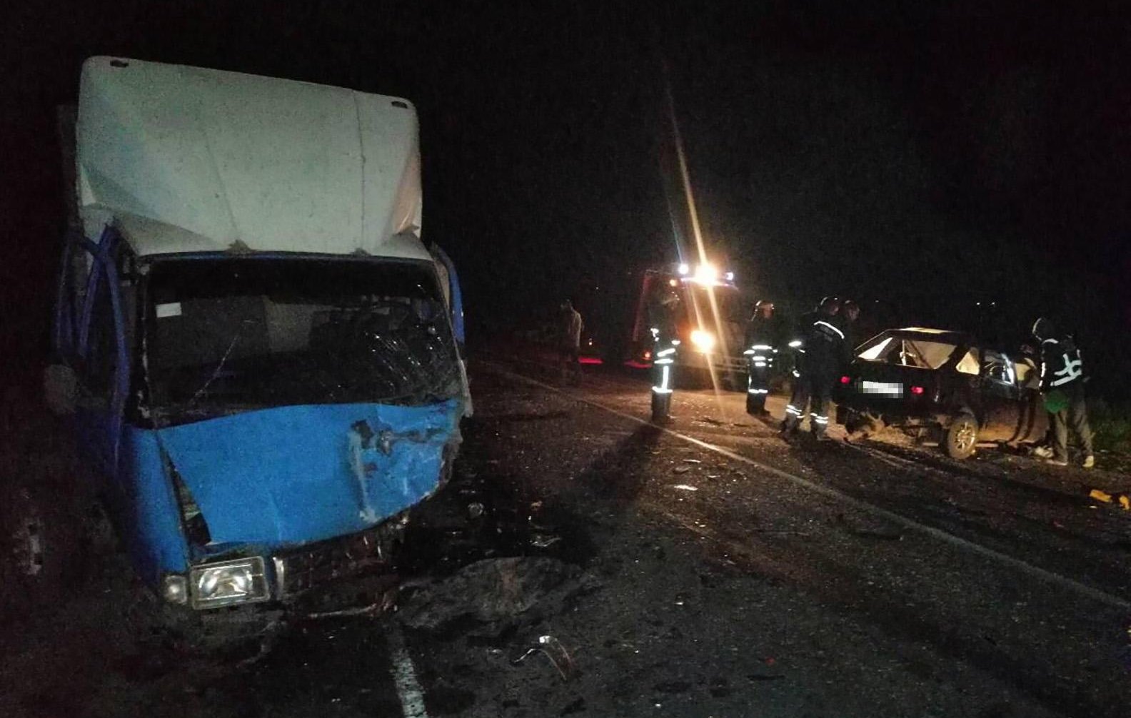 Под Запорожьем произошло лобовое столкновение двух автомобилей: опубликованы фото - today.ua