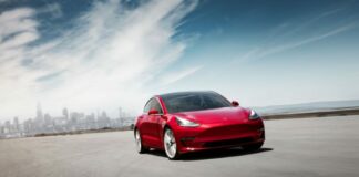 Tesla Model 3 побила рекорд продажів Renault Zoe в Європі  - today.ua