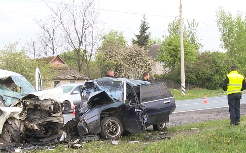 На Винничине произошло смертельное ДТП: погибли четверо людей - today.ua
