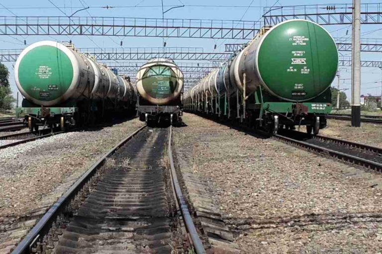 Беларусь приостановила поставки в Украину бензина А-95