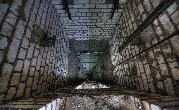 В Тернополе в шахту лифта с высоты 8-го этажа упал мужчина  - today.ua