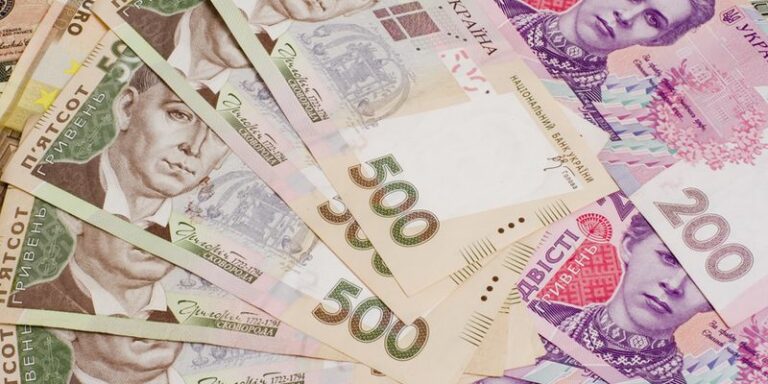 Банкіри розповіли, що буде з курсом гривні після розпуску Ради  - today.ua