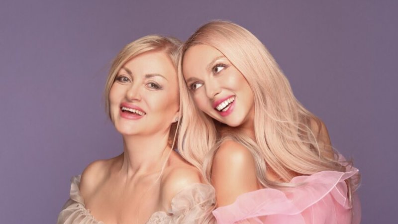 Оля Полякова в День матері поділилася зворушливими фото