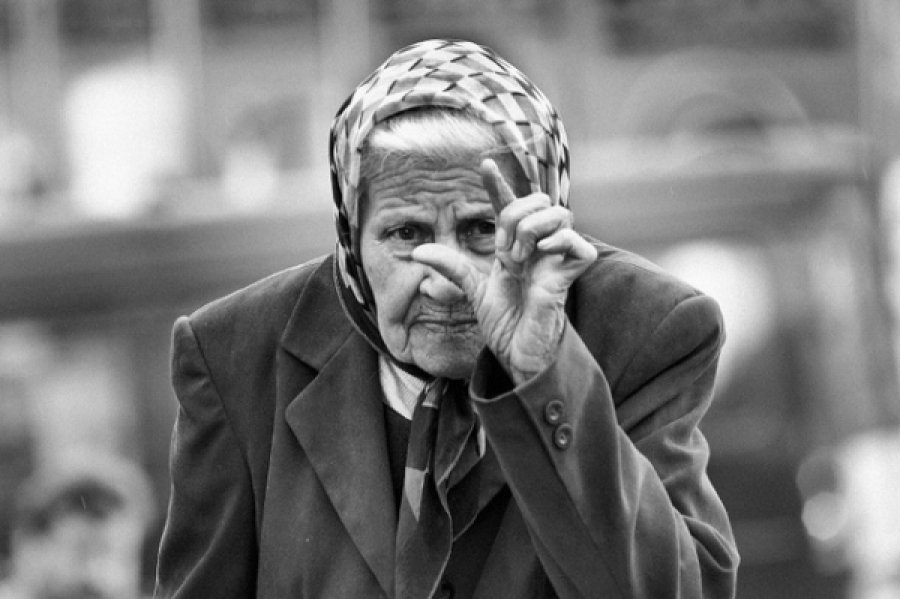 Українським пенсіонерам можуть суттєво зменшити виплати: хто опинився в зоні ризику