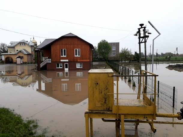 На Прикарпатті підтопило 330 домівок та дві адмінбудівлі - today.ua