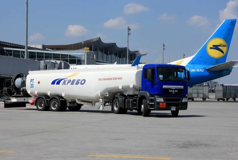 В аеропорту “Бориспіль“ затримали крадія авіаційного пального: опубліковані фото - today.ua