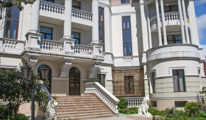 Жена Зеленского продает элитную недвижимость в Крыму  