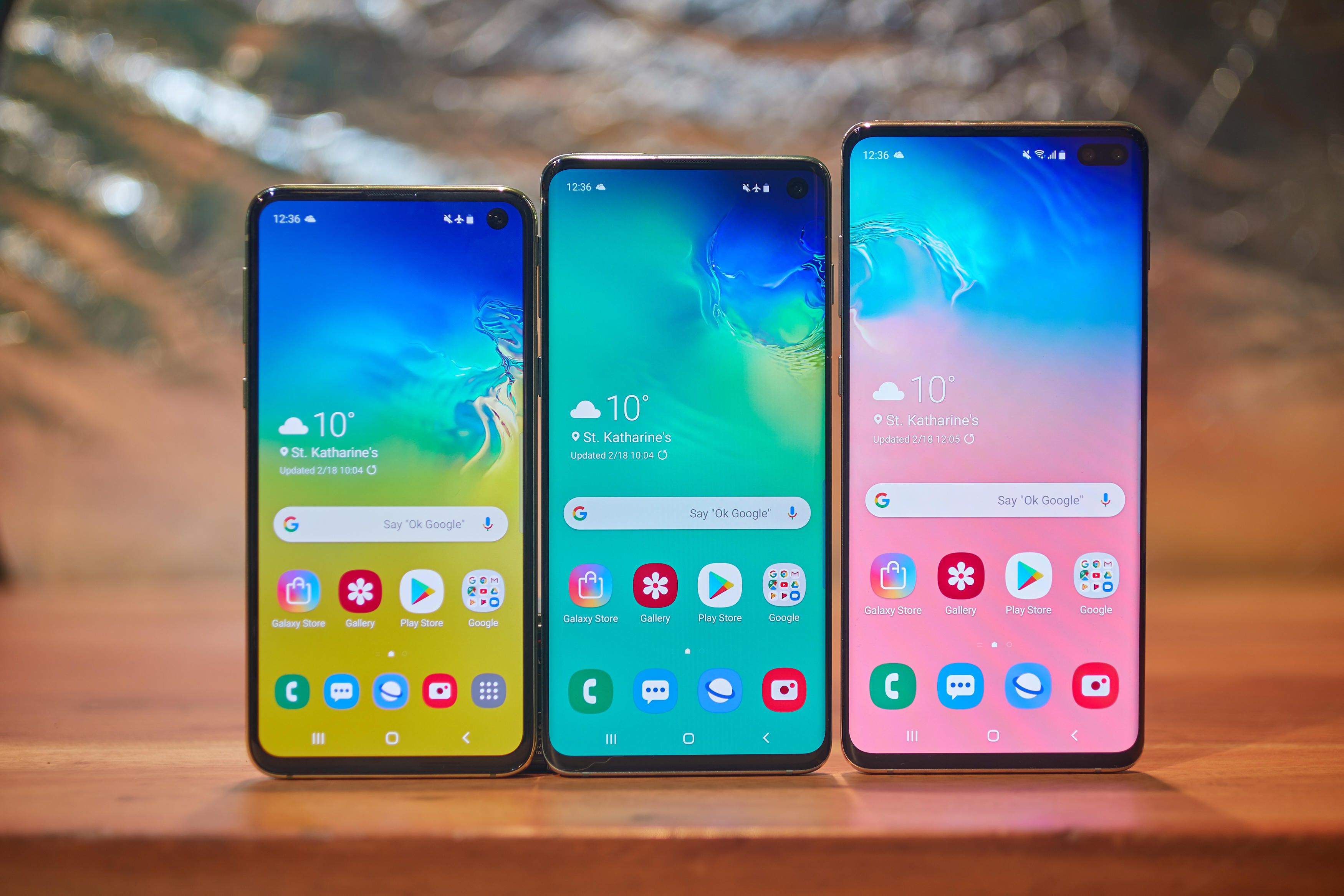 Samsung Galaxy S10 значительно подешевел