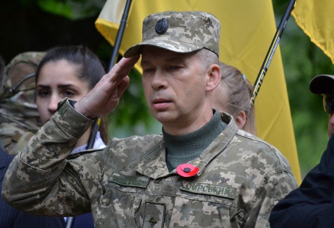 Порошенко назначил нового командующего ООС: подробности - today.ua