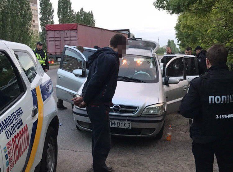 На Николаевщине задержали рецидивистов, которые похищали терминалы iBox с магазинов  - today.ua