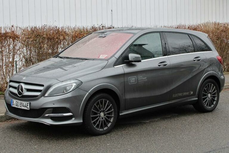 Mercedes-Benz почав випуск плагін-гібридного хетчбека A250e  - today.ua